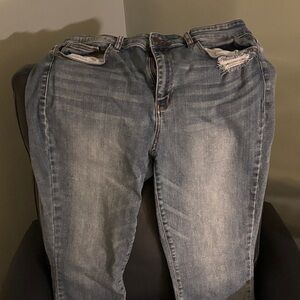 Judy Blue Light Wash Boyfriend Jeans